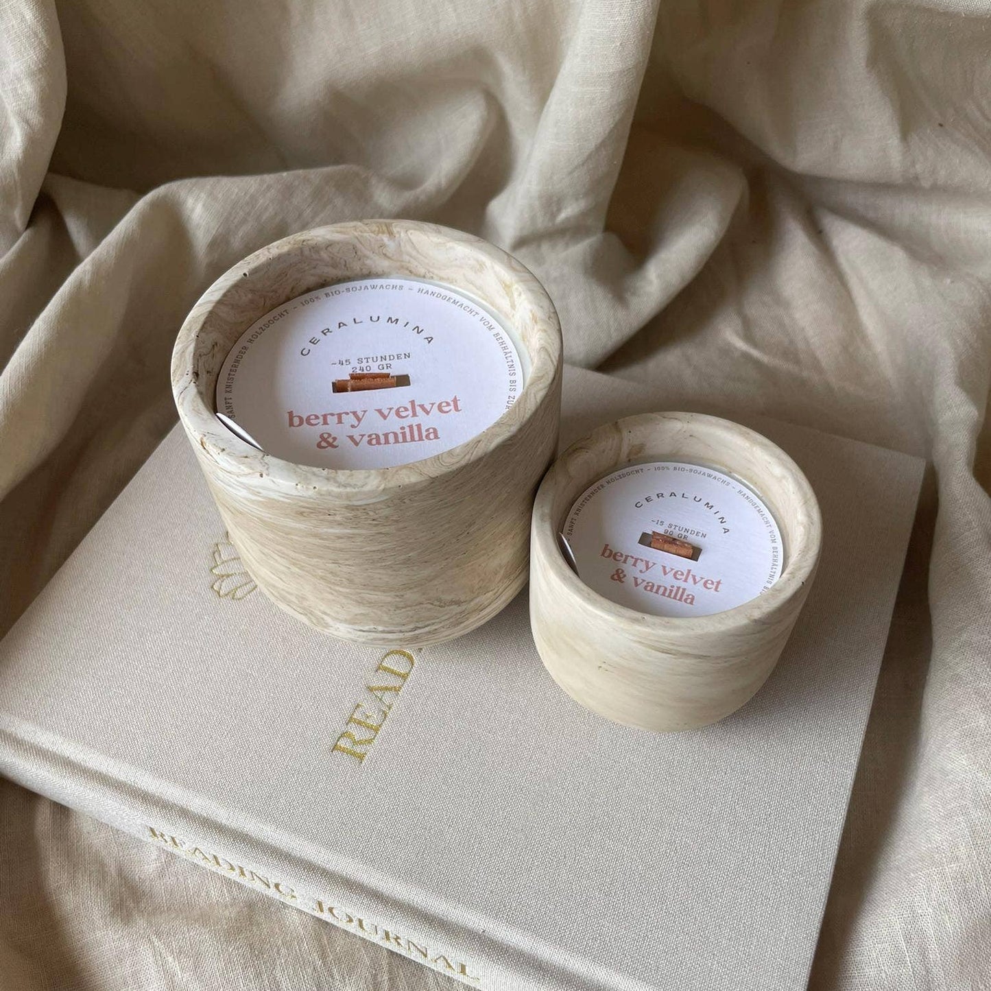 Vela perfumada 'terciopelo de bayas y vainilla' de cera de soja