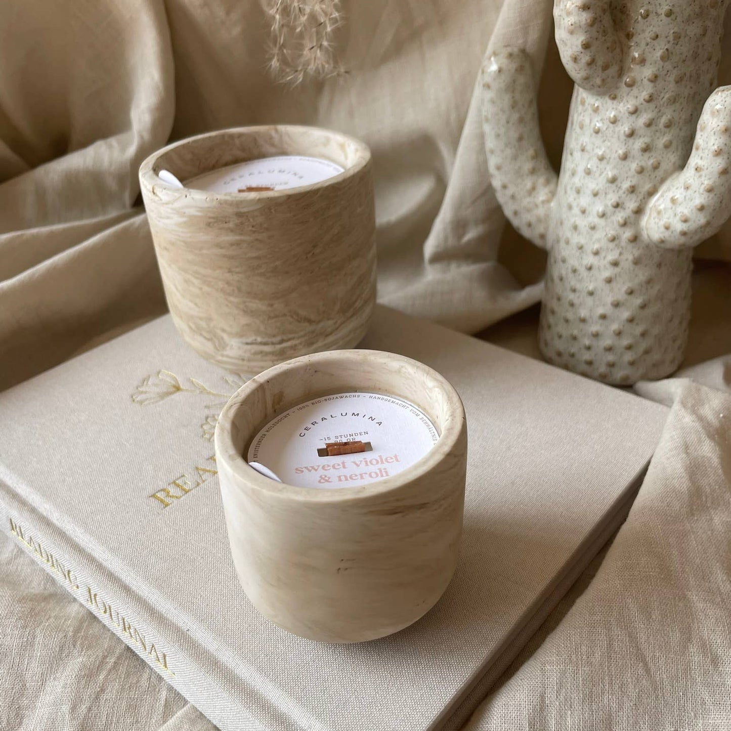 Vela perfumada 'violeta dulce y neroli' de cera de soja