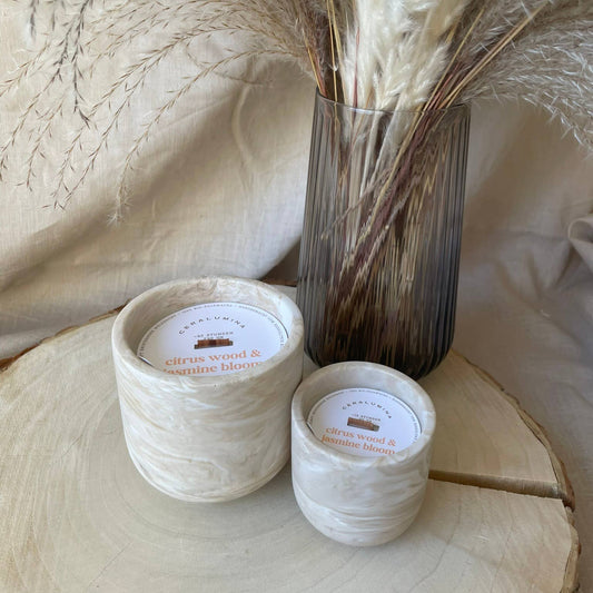 Vela aromática 'citrus wood & jasmine bloom' de cera de soja