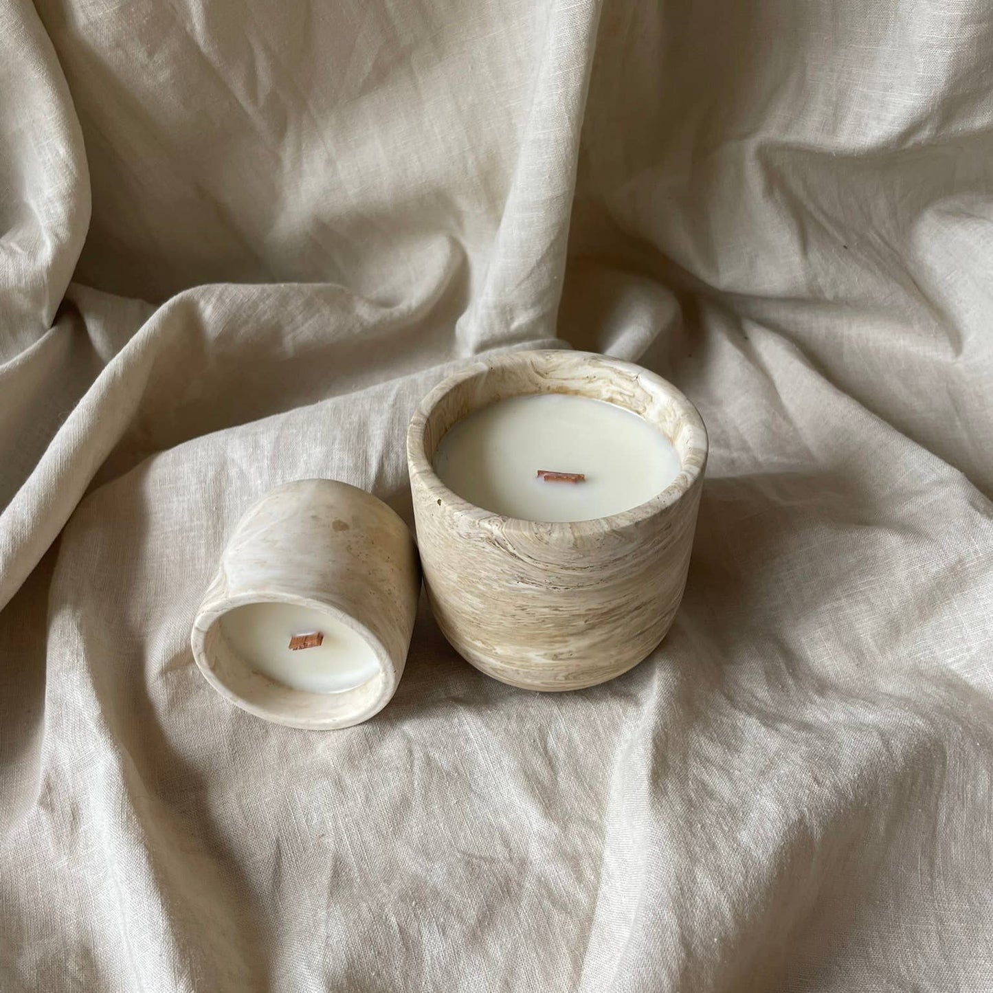 Vela aromática 'vainilla y haba tonka' de cera de soja: Grande (240gr)