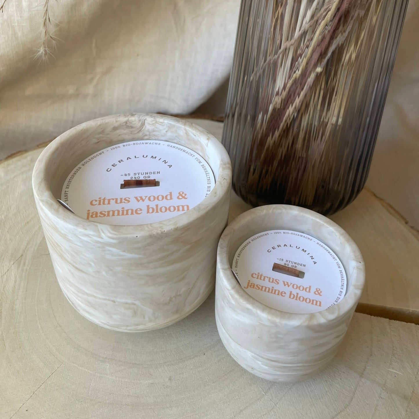Vela aromática 'citrus wood & jasmine bloom' de cera de soja
