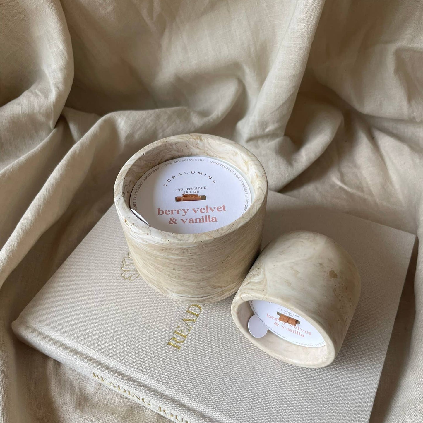 Vela perfumada 'terciopelo de bayas y vainilla' de cera de soja